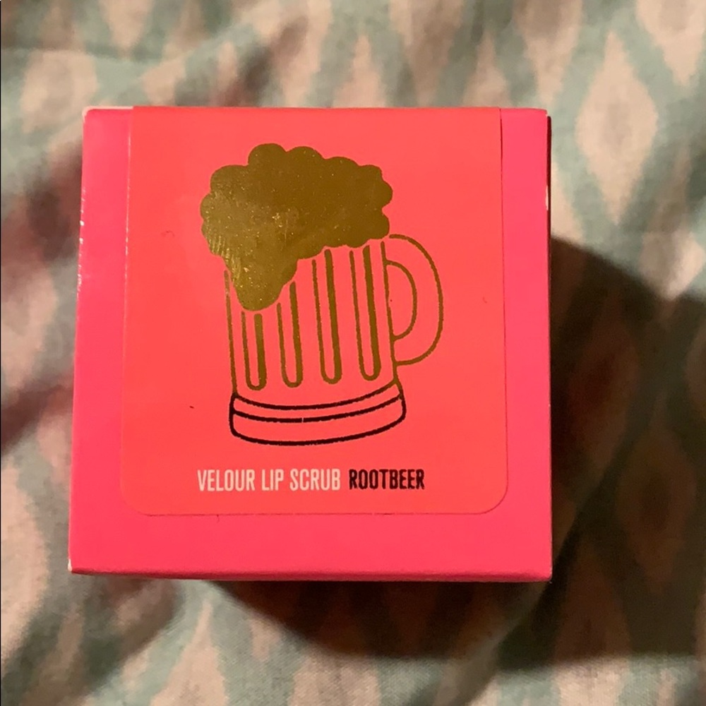 Jeffree Star cosmetics Rootbeer Velour lip scrub